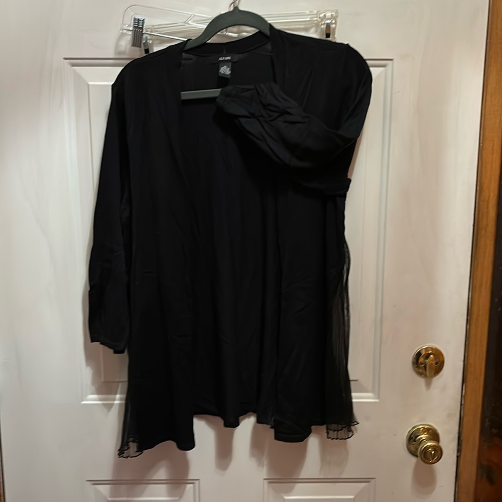 Three-quarter length sleeve cardigan sweater